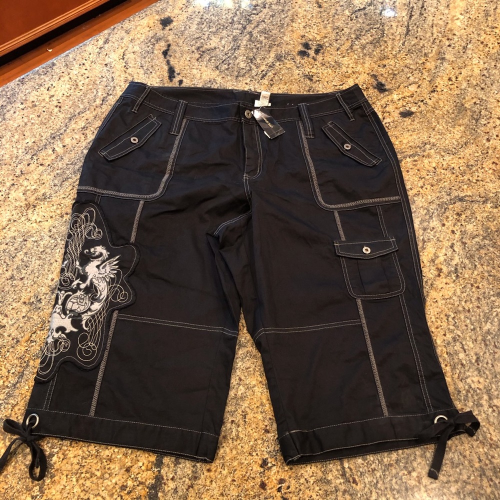 Lane Bryant Venezia black Capri pants, dragon embroidery design NWT